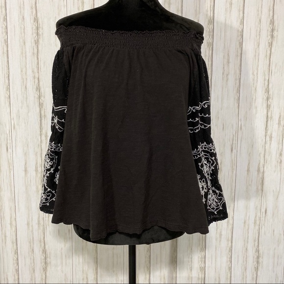 Free People off shoulder embroidered sleeve black size small - Picture 2 of 7